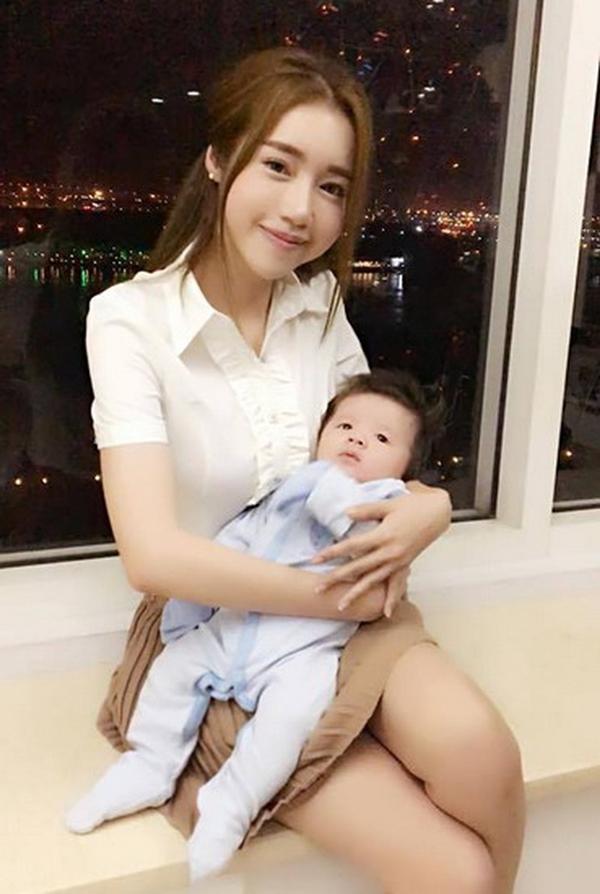 Trâm Anh, Hà Hồ, MC Hoàng Oanh mặt mộc sau sinh đẹp không tì vết-12