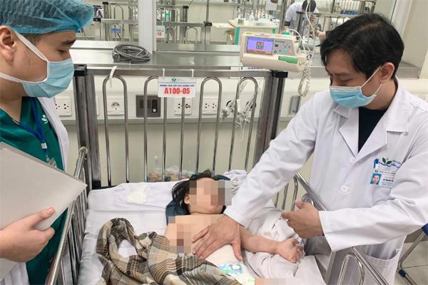 Thưởng nóng cho người hùng cứu bé gái rơi từ tầng 13 thoát chết thần kỳ-2