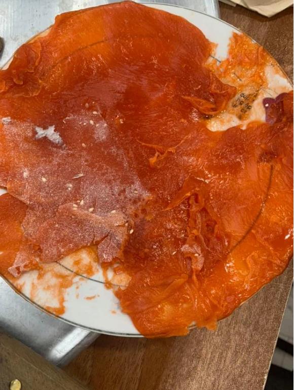 Nàng dâu cho chè lam vào lò vi sóng quay nóng, kết quả chết cười-2