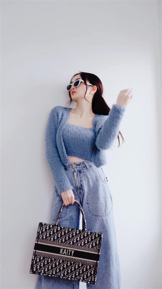 Đụng hàng set áo lông: Ngọc Trinh - Chi Pu khoe eo thon, Kaity hack dáng hiệu quả-8