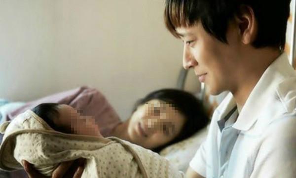 Hí hửng đón đứa con vừa chào đời, tôi chết lặng khi có người đến đưa cho tờ giấy-2