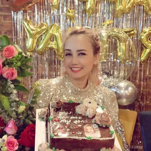 Cô Xuyến Hoàng Yến rạng rỡ tuổi 45, bảo sao phi công kém 2 giáp vẫn mê-4