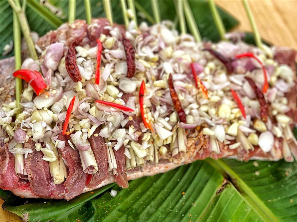 Làm heo quay cuộn da giòn thơm ngon-4