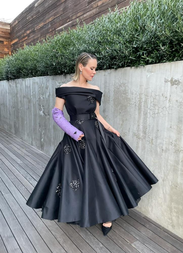 Những bộ trang phục đẹp nhất tại Quả cầu Vàng 2021-12