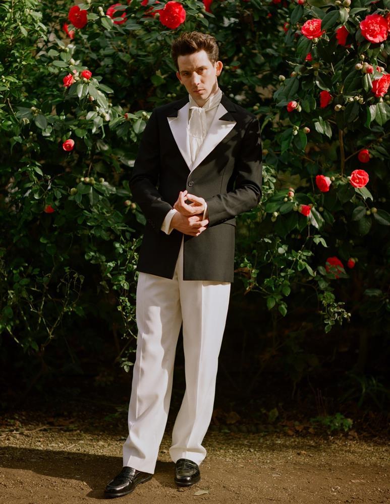 Những bộ trang phục đẹp nhất tại Quả cầu Vàng 2021-5