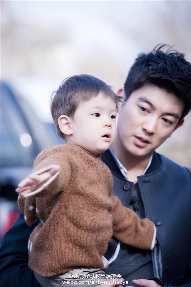 Con trai Hoắc Tư Yến sở hữu ngoại hình điển trai hệt Lý Hiện-6