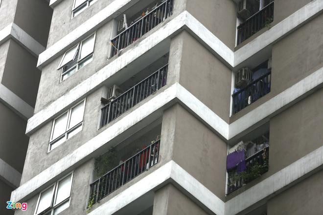 Đổ xô lắp lưới an toàn ban công sau sự cố bé gái rơi ở chung cư-2