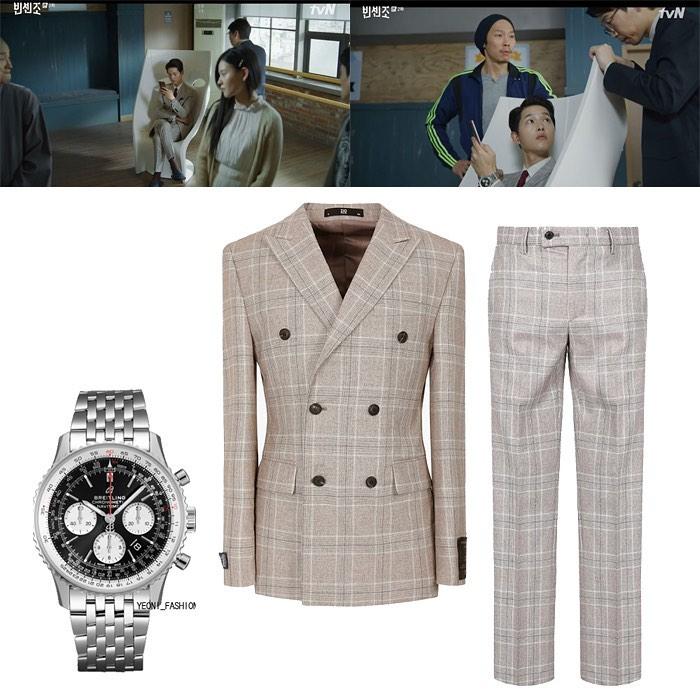 Từng bộ suit trong phim của Song Joong Ki đều vừa vặn và cực kỳ chỉn chu. Trong tập 2, anh diện đồ của thương hiệu ZIOSONGZIO và đồng hồ hãng Breitling trị giá 9.250 USD (gần 213 triệu đồng).