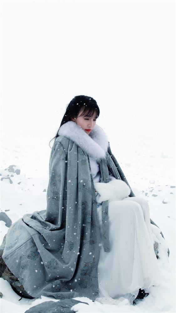 Lý Tử Thất lộ mặt đơ, thiếu khí chất khác xa trên clip chục triệu view-9