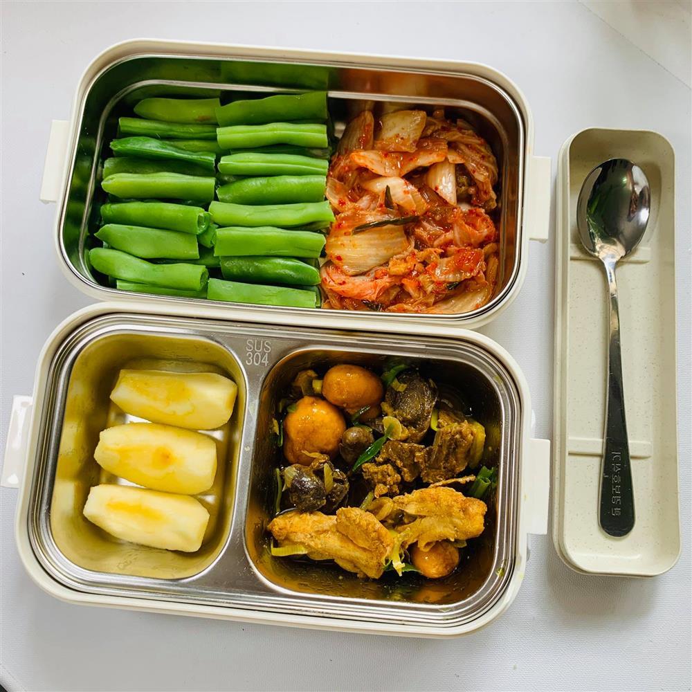 Ngày nào cũng dậy sớm nấu ăn mang đi làm, hộp cơm trưa của 9x được khen nức nở-3