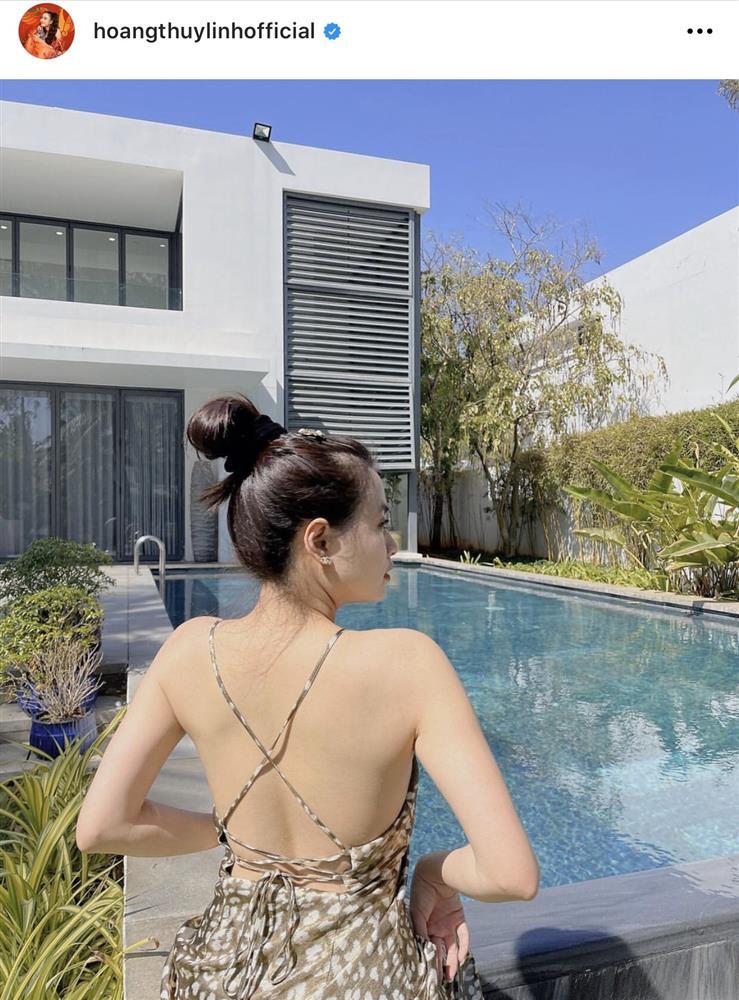 Khoe lưng trần gợi cảm, Hoàng Thùy Linh lộ hint du lịch cùng Gil Lê-1