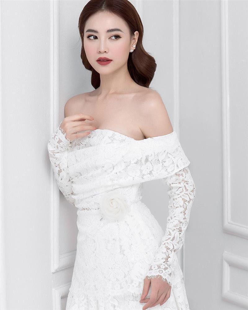 Lý do Ninh Dương Lan Ngọc suốt ngày diện váy áo trễ vai: Là bởi đặc điểm vóc dáng này?-6