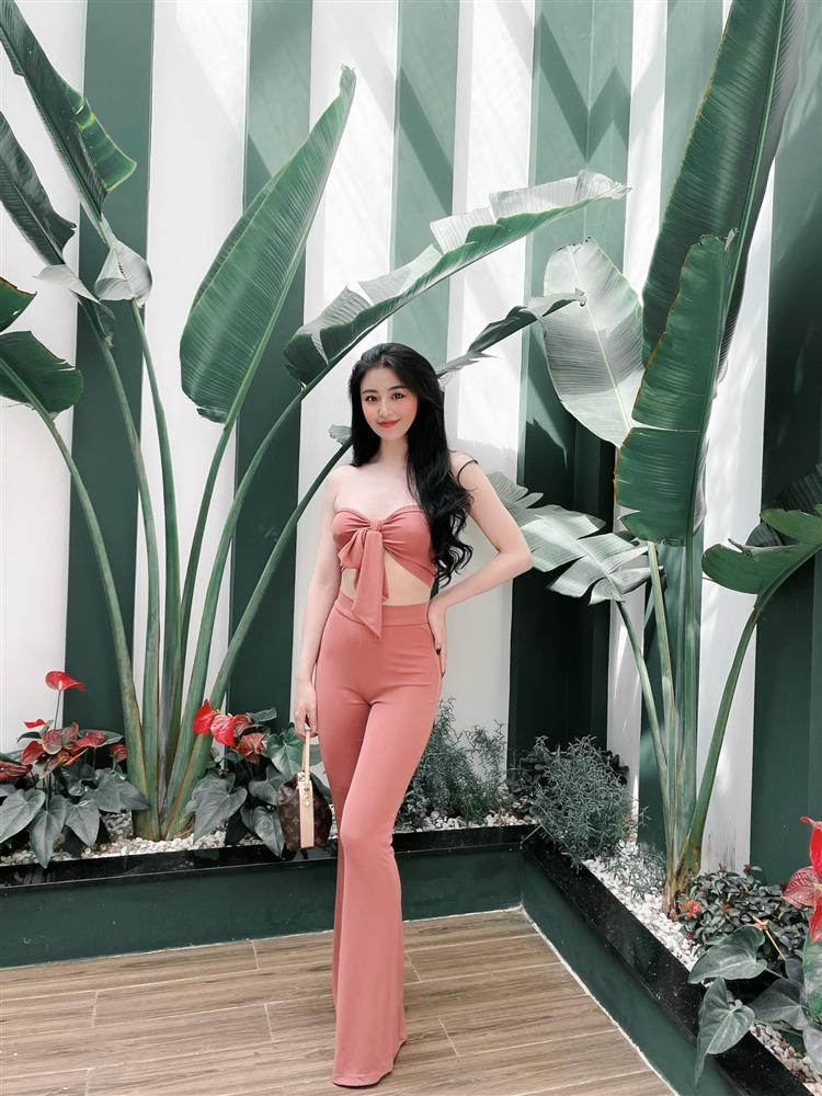 Hot girl bánh tráng trộn Đà Lạt lộ ảnh hở bạo sau 8 năm nổi tiếng-3