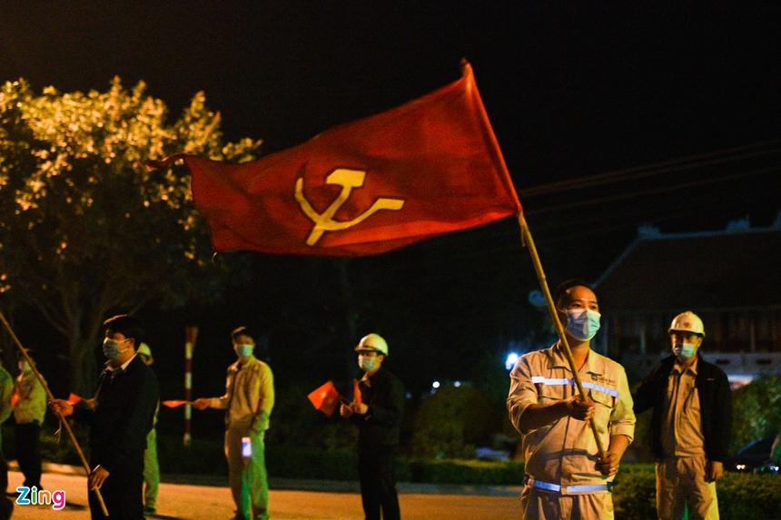 Người dân Chí Linh vui mừng trong thời khắc dỡ bỏ phong tỏa-6