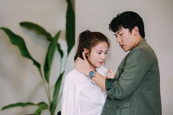 Ly hôn xong mẹ giục mãi mới đi xem mắt, tôi đánh rơi túi xách khi nhìn rõ người đó-2