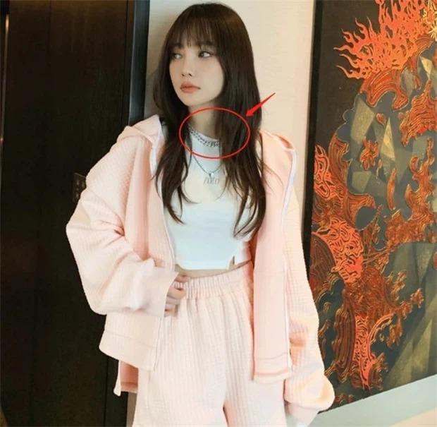 Lý Tiểu Lộ quay lại với PGone, từng lộ cả ảnh nóng trong nhà vệ sinh?-5