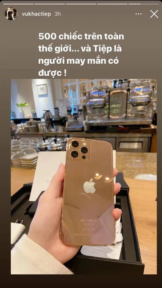 Vũ Khắc Tiệp được tặng iPhone mạ vàng 18k giá 250 triệu đồng-7