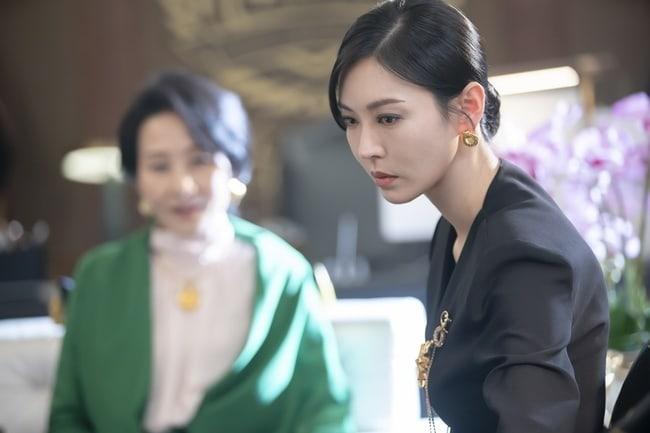 Mẹ ác nữ Cheon Seo Jin Penthouse xuất hiện, hứa hẹn màn đối đầu cực gắt-6