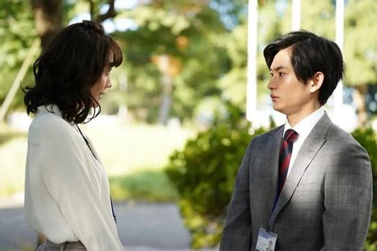 Thu nhập 60 triệu/tháng vẫn bị chồng khinh thường 'thấp kém'