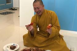 Sự thật hàng loạt clip Youtube về 'thầy chùa ăn thịt chó'