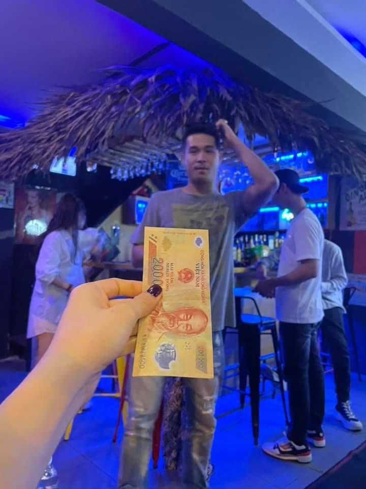 Thúy Ngân - Trương Thế Vinh thích mặc quần áo giống nhau-10