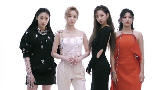 Là đại sứ nhưng aespa lần nào diện đồ Givenchy cũng bị chê phèn-4