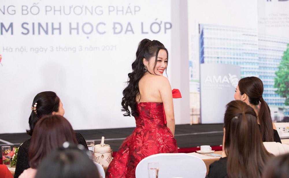 Vàng Anh Minh Hương: Tuổi 39 mà ngỡ em chưa 18-5