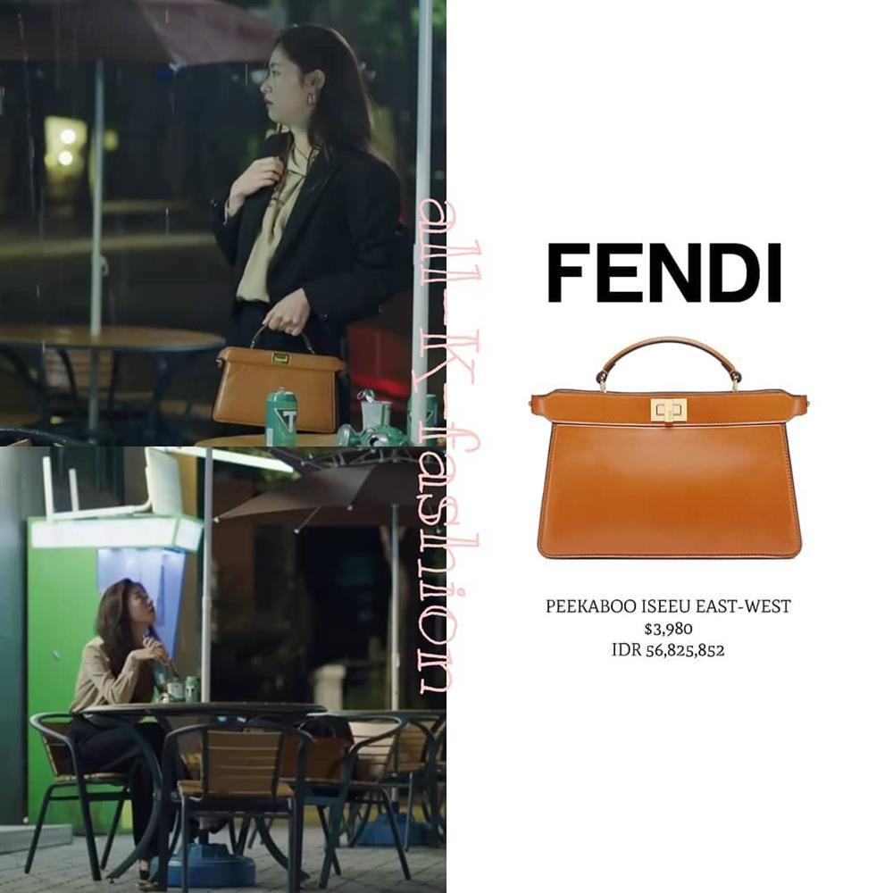 Người tình Song Joong Ki ăn điểm nhờ đẳng cấp hàng hiệu-12