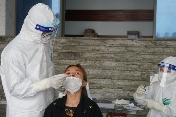 Bệnh nhân 1823 bị tổn thương gần hết phổi-2