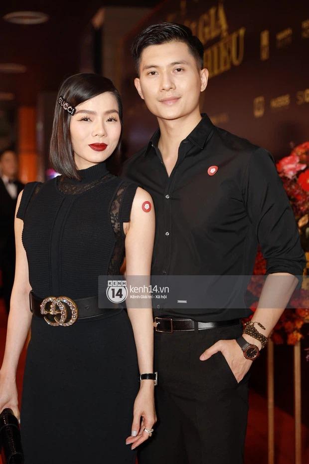 Lệ Quyên cầu cứu khi bị soi đeo thắt lưng ngược, thánh photoshop xử lý điểm 10-4