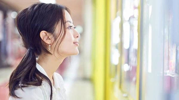 Trong đám cưới, tôi được một người lạ trao 3 chỉ vàng, thân phận khiến tôi hóa đá-1