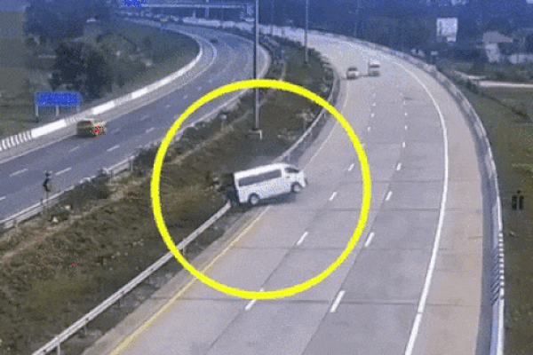 Lốp ô tô phát nổ, hất tung chủ gara lên không trung tử vong tại chỗ-1