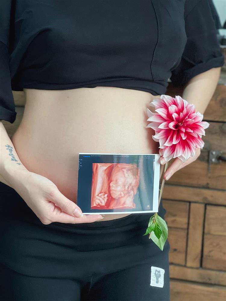 Quế Vân nude táo bạo khoe bụng bầu 5 tháng-2