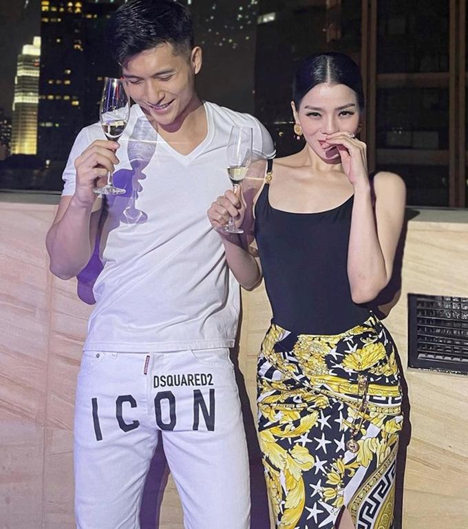 1001 kiểu pose dáng từ gợi cảm đến phản cảm của Lệ Quyên với đồ tập-13