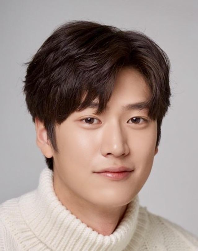 Mỹ nam Mr Queen được chọn thay thế trùm sò thối nát Kim Ji Soo-2