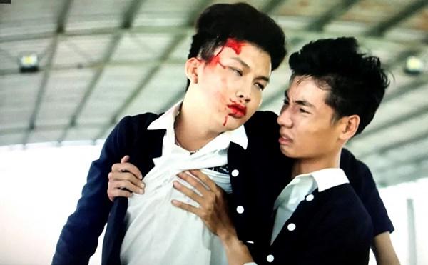 Đâu chỉ phim Hàn bạo lực học đường, phim Việt học sinh cũng máu me đấm đá-12