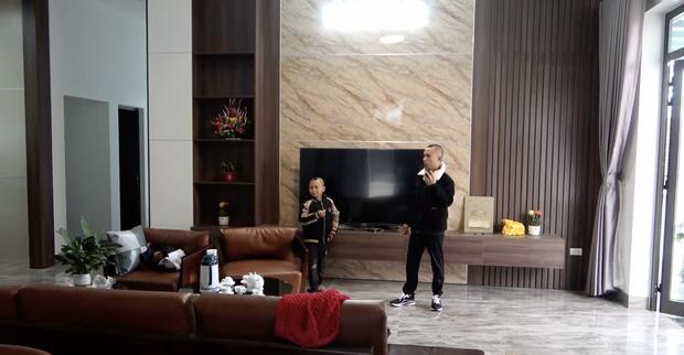 Đầu tư bể cá Koi hơn nửa tỷ, anh em Tam Mao thật sự giàu cỡ nào?-8