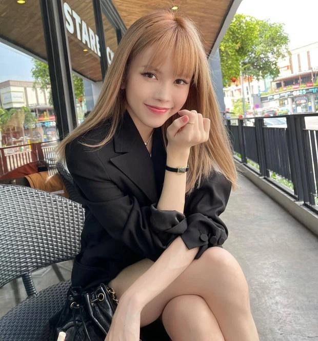 Thiều Bảo Trâm bỏ thói quen hở bạo, xa vòng tay ai đó tủ đồ đảo ngược luôn-1