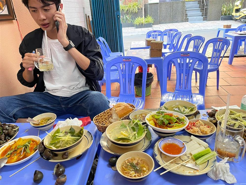 Ngô Kiến Huy - Huỳnh Phương bị bóc phốt ăn uống kém sang-1