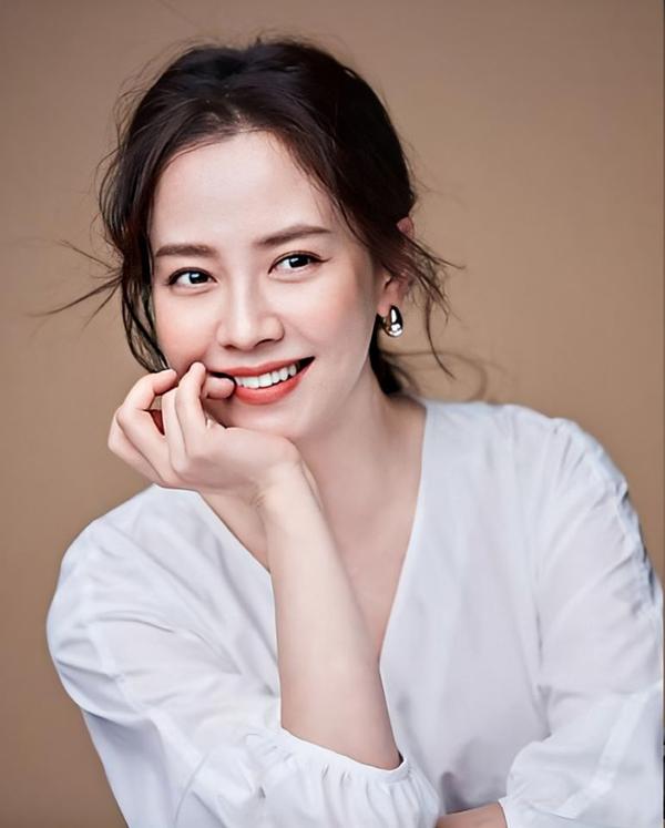 Không phải nữ chính, Song Ji Hyo mới là mỹ nhân gây sốt Hoàng Cung remake-2