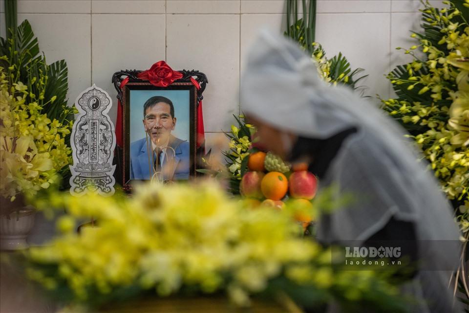 NSƯT Chí Trung cùng nhiều nghệ sĩ ngậm ngùi tiễn biệt bố Trần Hạnh-4