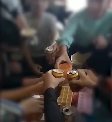 Cô giáo quay clip, cổ vũ học sinh lớp 9 uống bia-1