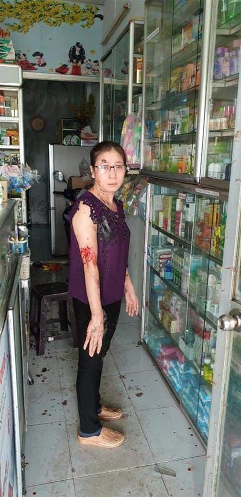 Bị khủng bố bằng sơn, mắm tôm vì em trai mượn tiền giang hồ không trả-3