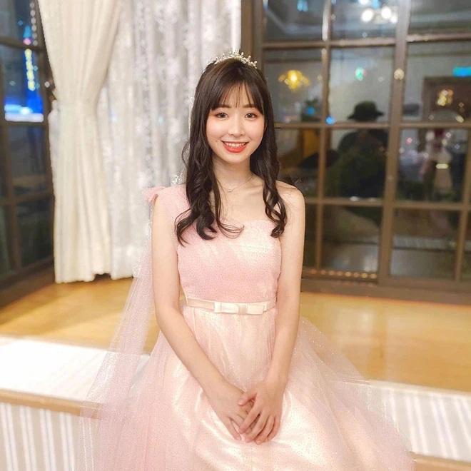 Showbiz xứ Đài chấn động trước tin nữ ca sĩ trở về trường cũ nhảy lầu tự tử-4