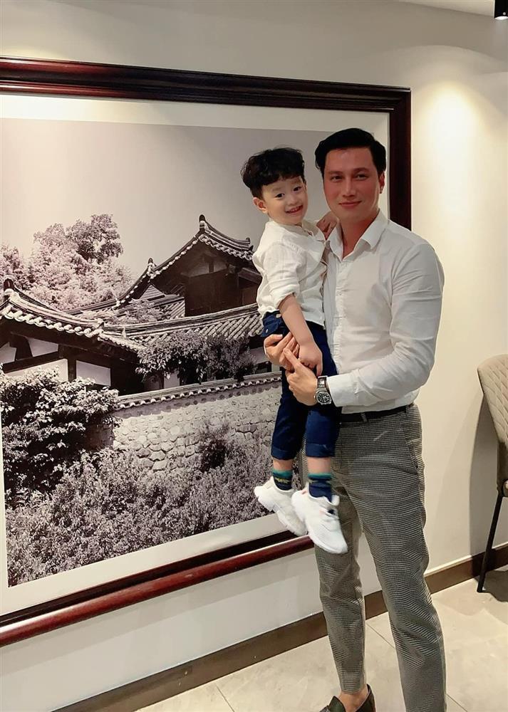 Việt Anh gặp lại vợ cũ-1