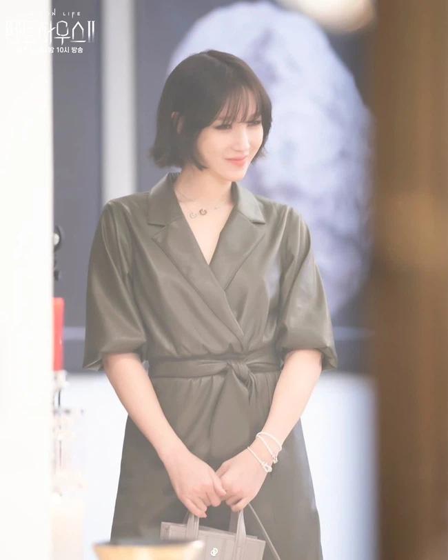 Lee Ji Ah tái xuất Penthouse 2: Độ sang xịn lên tầm cao mới, trẻ trung và chất lừ-4