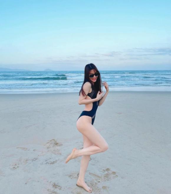 Diễm My 9X diện áo tắm có thiết kế nhạy cảm thiêu đốt ánh nhìn-3