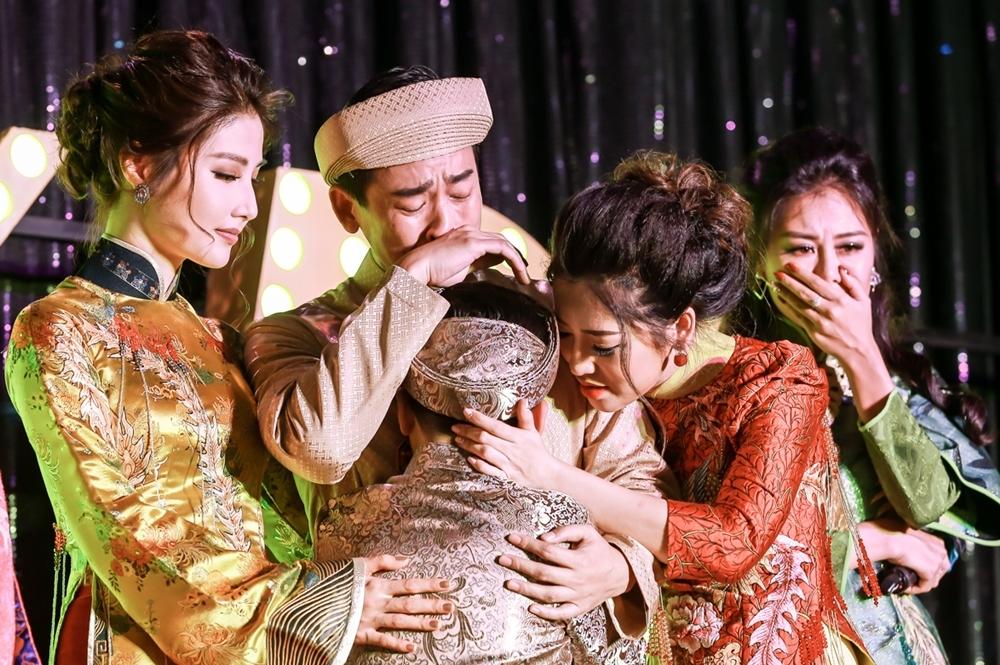 Sao nhí khóc tức tưởi vì không được vào rạp xem phim mình đóng-5