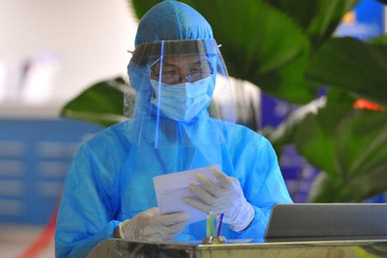 41 người bay cùng chuyến với ca tái dương tính SARS-CoV-2