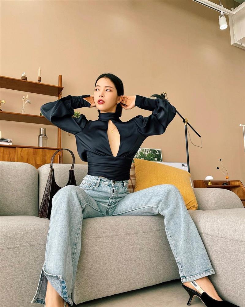 Style sao Hàn tuần qua: Jisoo tích cực diện đồ Dior, Han Ye Seul chiếm spotlight với eo siêu nhỏ-12